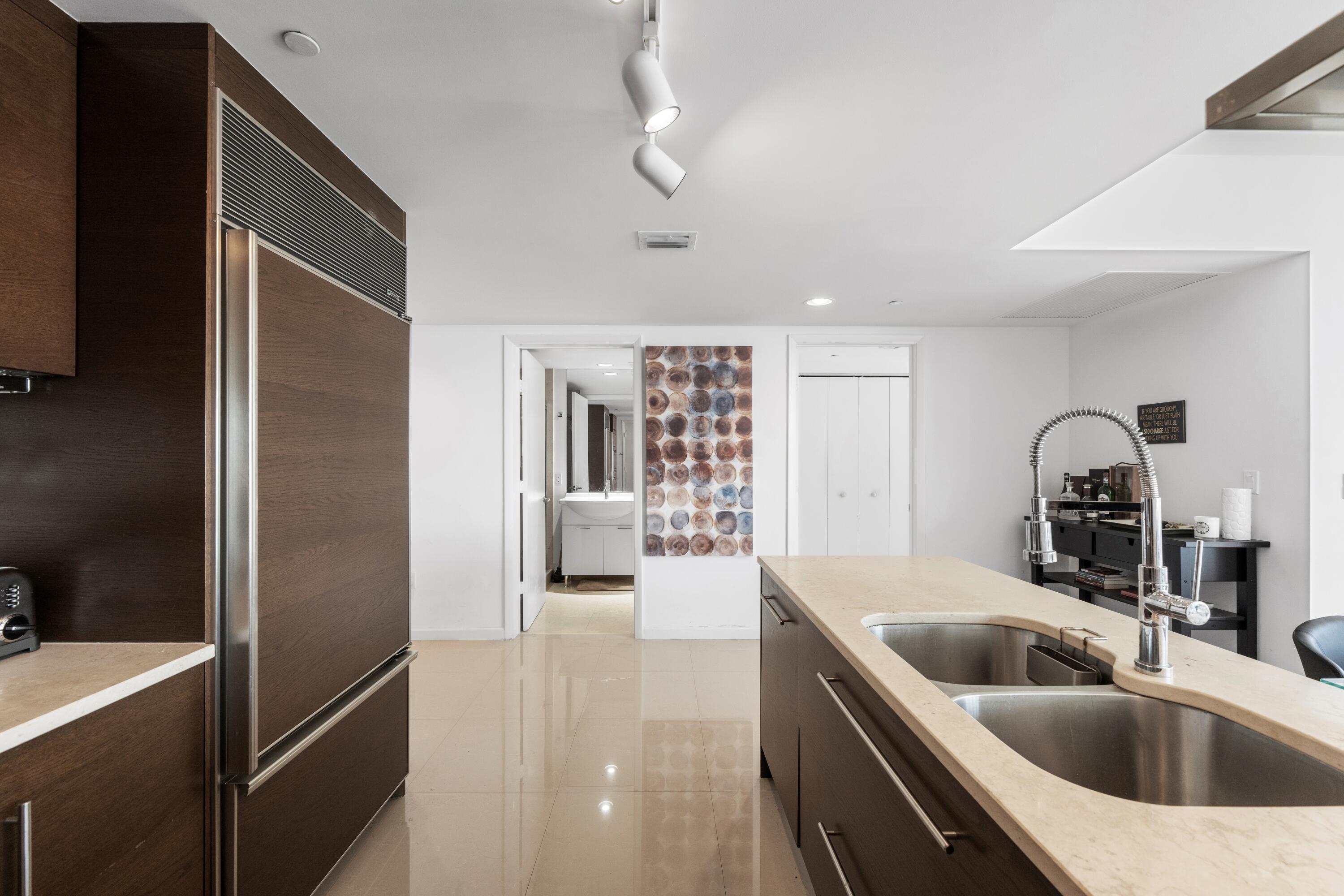 495 Brickell Ave #811 Miami, FL 33131