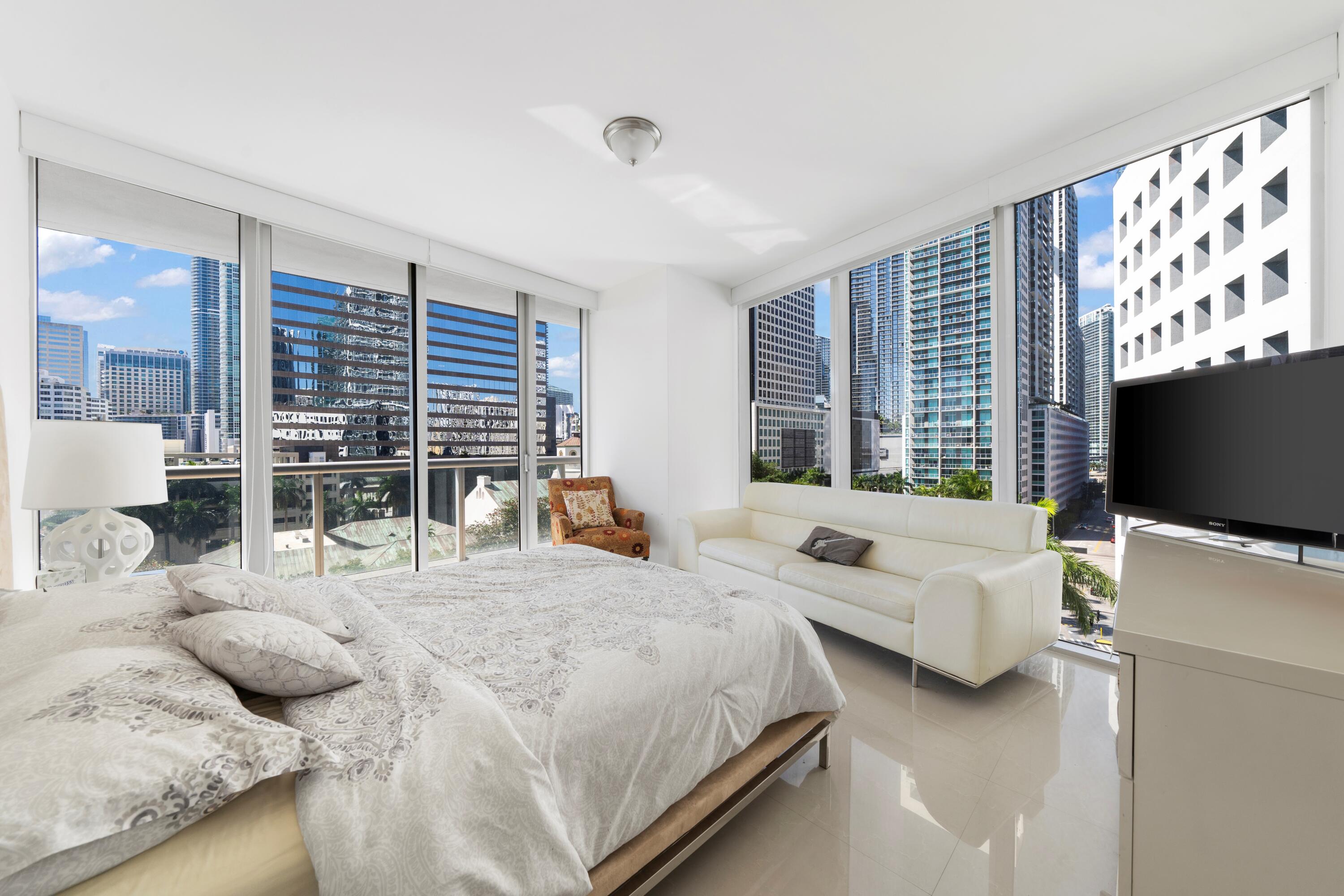 495 Brickell Ave #811 Miami, FL 33131