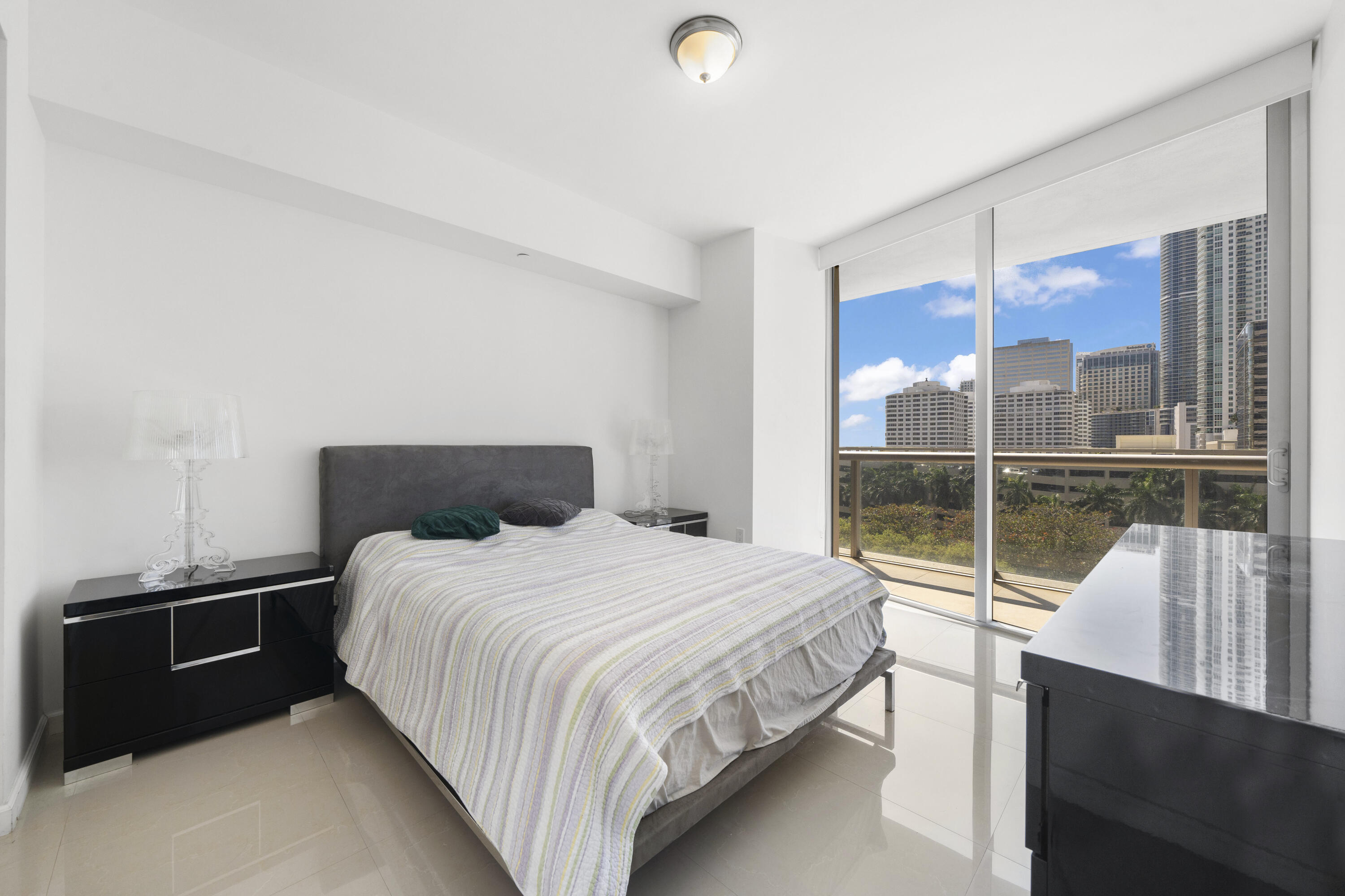 495 Brickell Ave #811 Miami, FL 33131