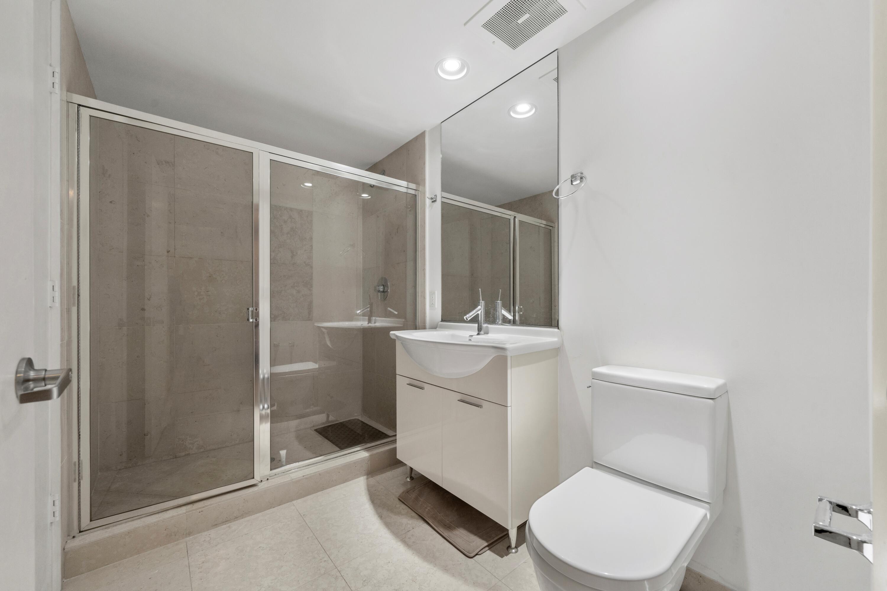 495 Brickell Ave #811 Miami, FL 33131