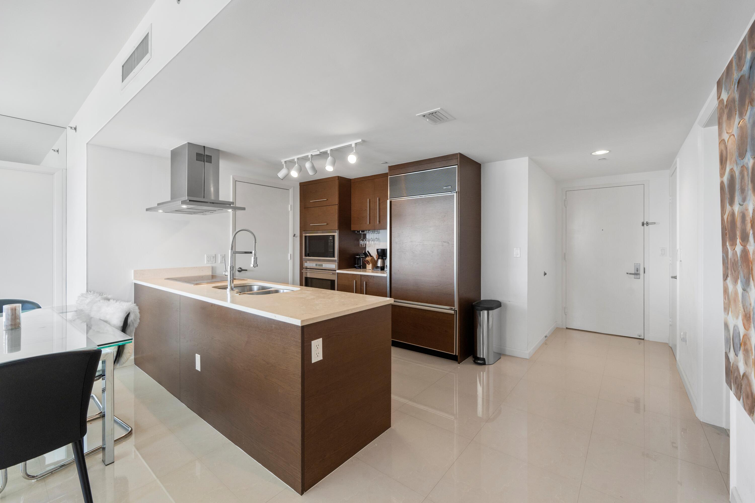 495 Brickell Ave #811 Miami, FL 33131