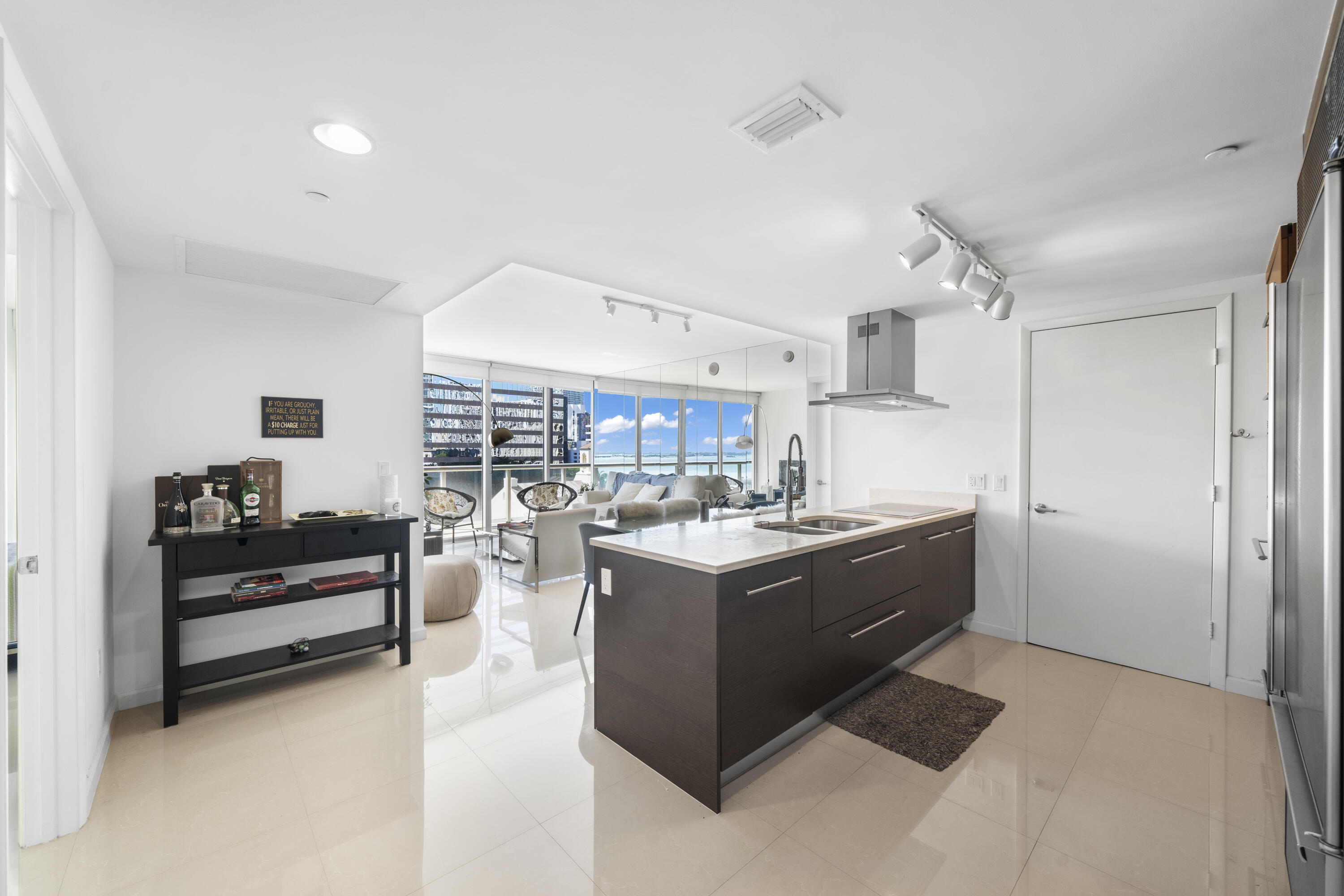 495 Brickell Ave #811 Miami, FL 33131