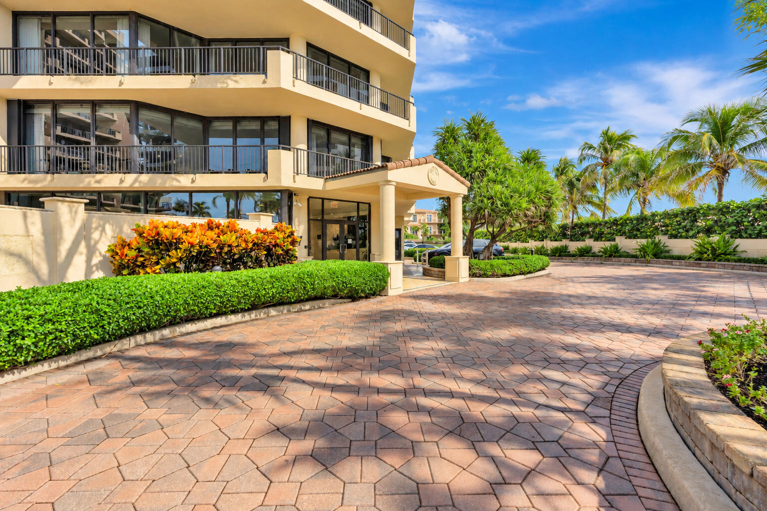 570 Ocean Dr #602