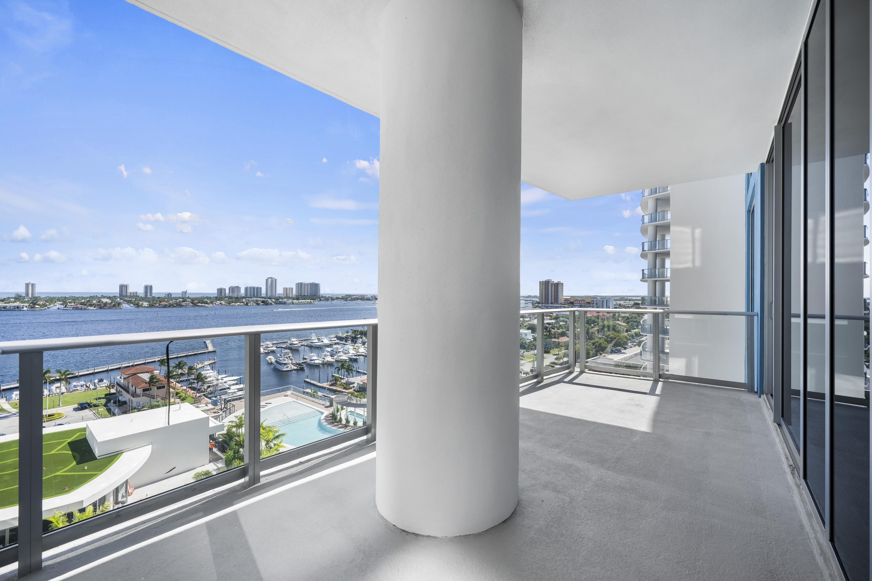 220 Lake Shr Dr #1202 West Palm Beach, FL 33403