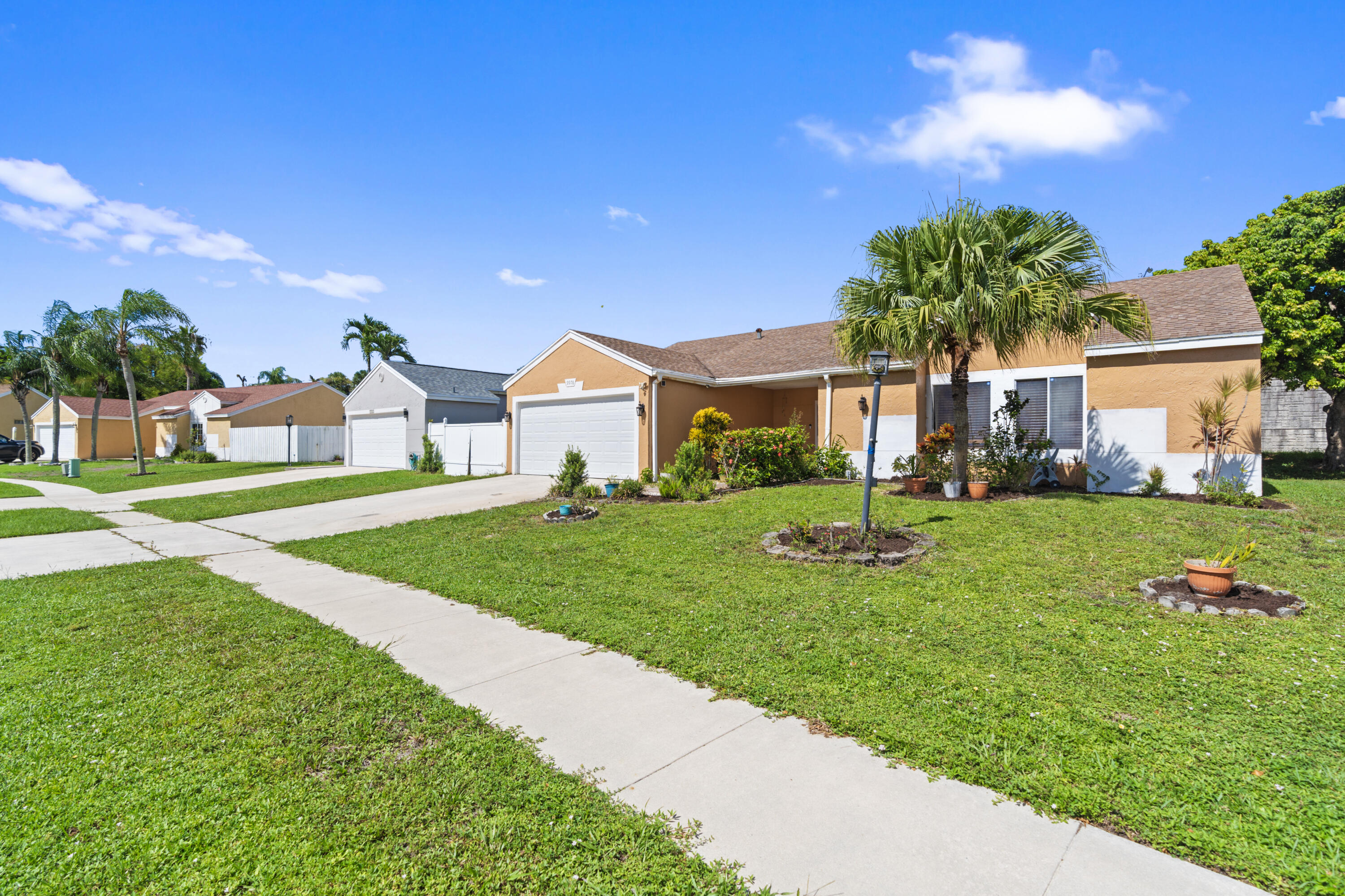 9978 Moss Pond Dr