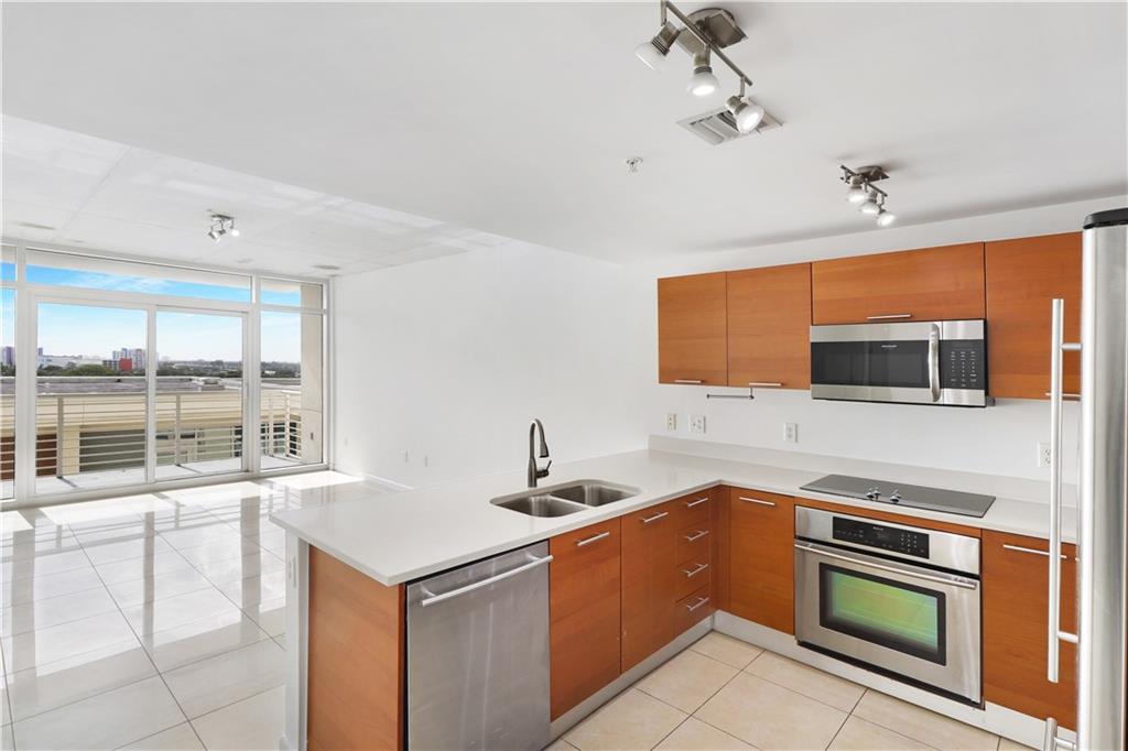 3250 NE 1st Ave #713