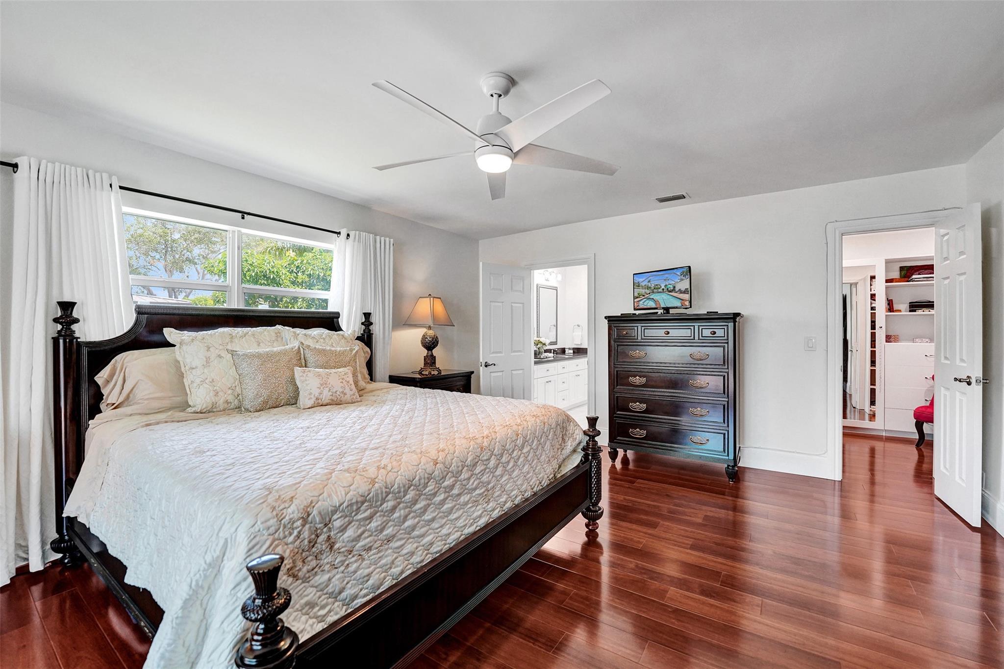 4711 Bayview Dr Fort Lauderdale, FL 33308