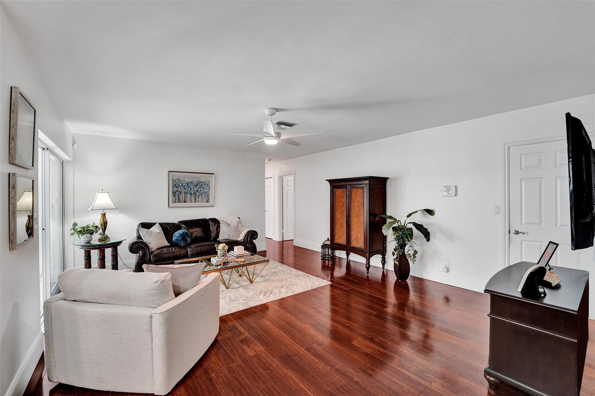 4711 Bayview Dr Fort Lauderdale, FL 33308