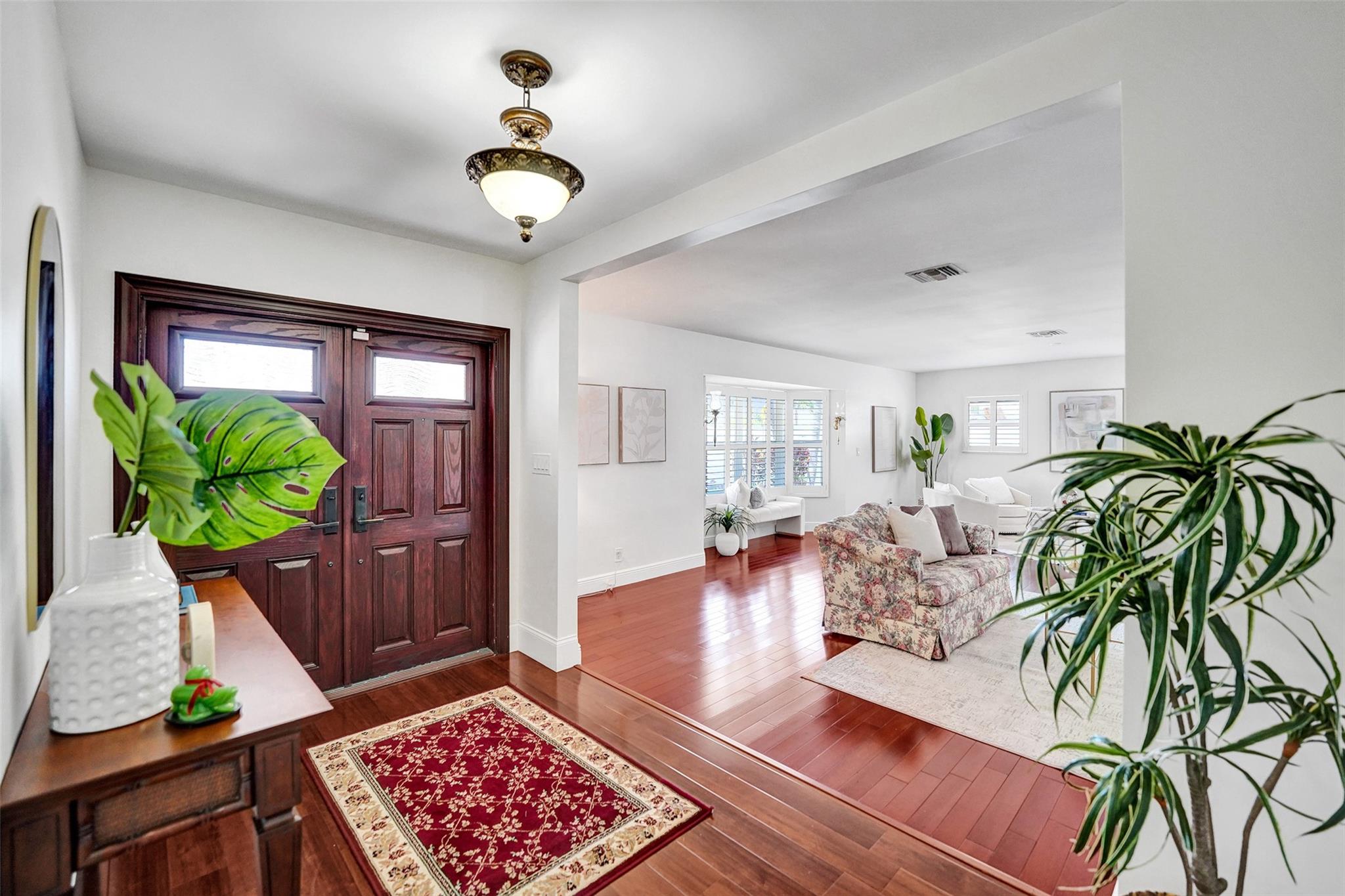 4711 Bayview Dr Fort Lauderdale, FL 33308