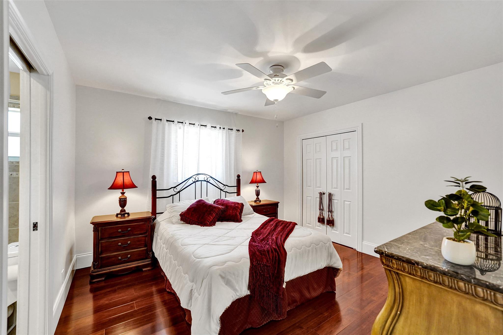 4711 Bayview Dr Fort Lauderdale, FL 33308