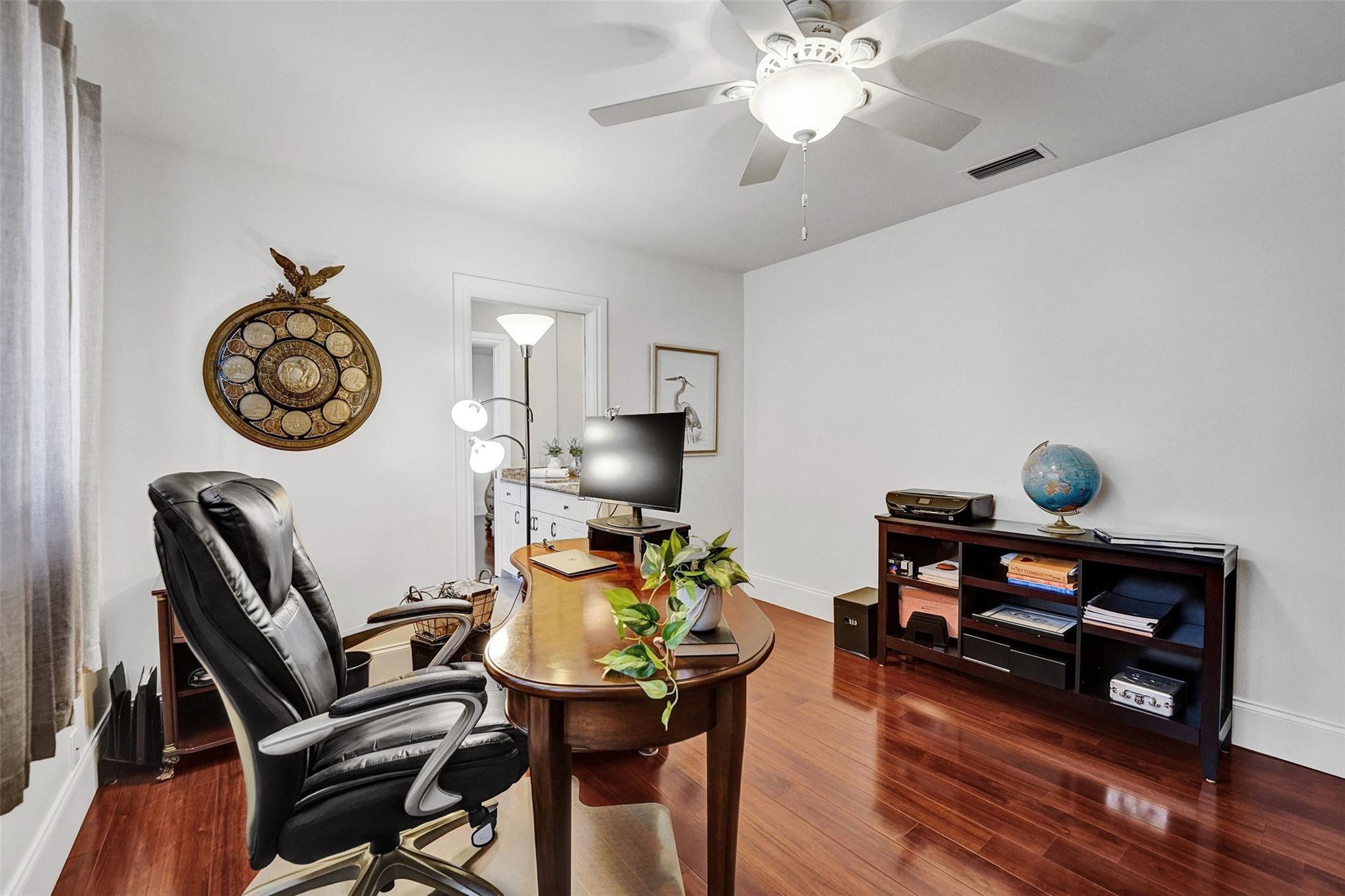 4711 Bayview Dr Fort Lauderdale, FL 33308