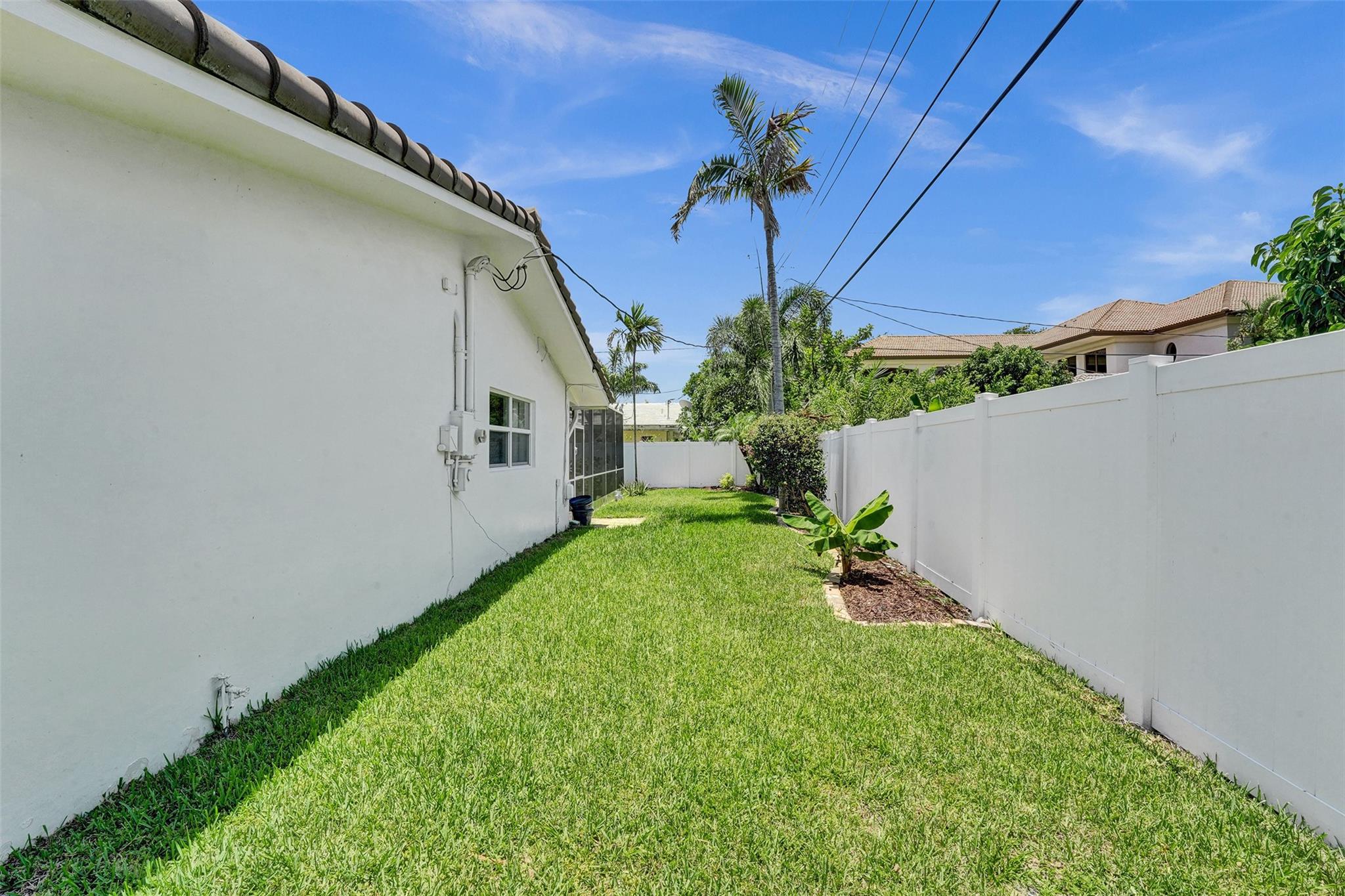 4711 Bayview Dr Fort Lauderdale, FL 33308