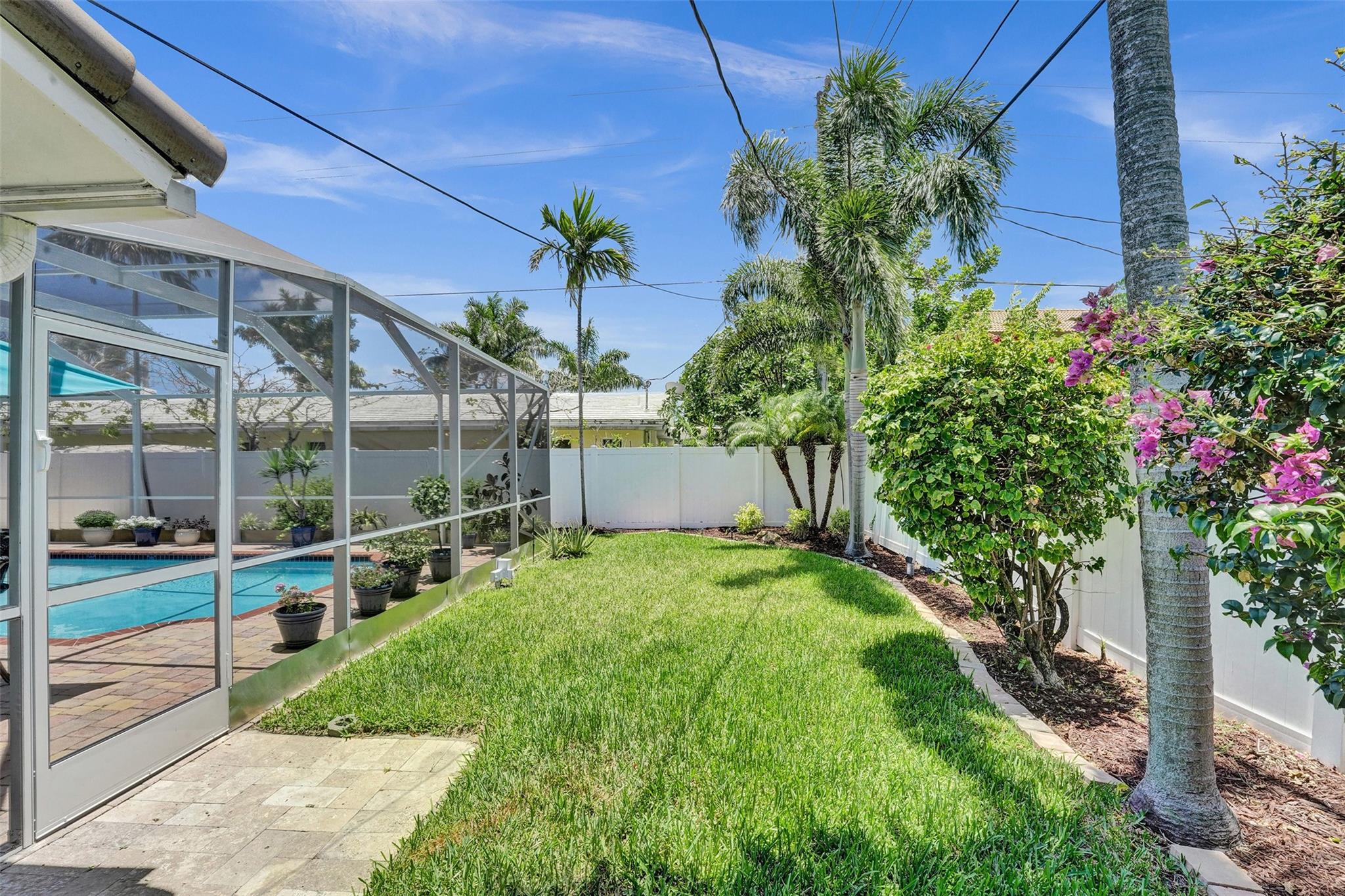 4711 Bayview Dr Fort Lauderdale, FL 33308