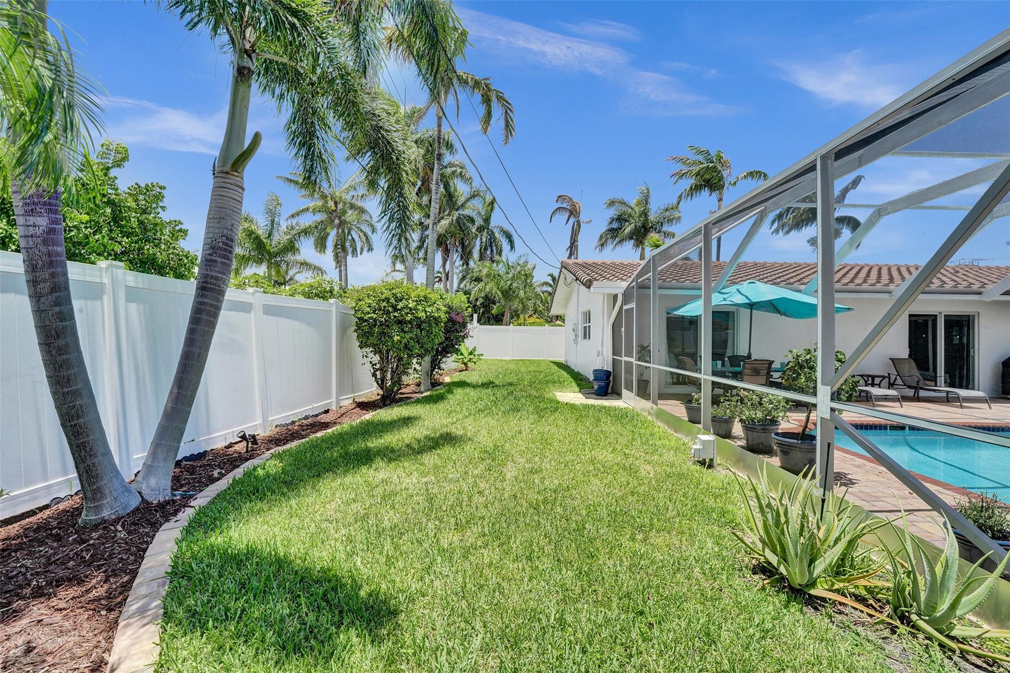 4711 Bayview Dr Fort Lauderdale, FL 33308