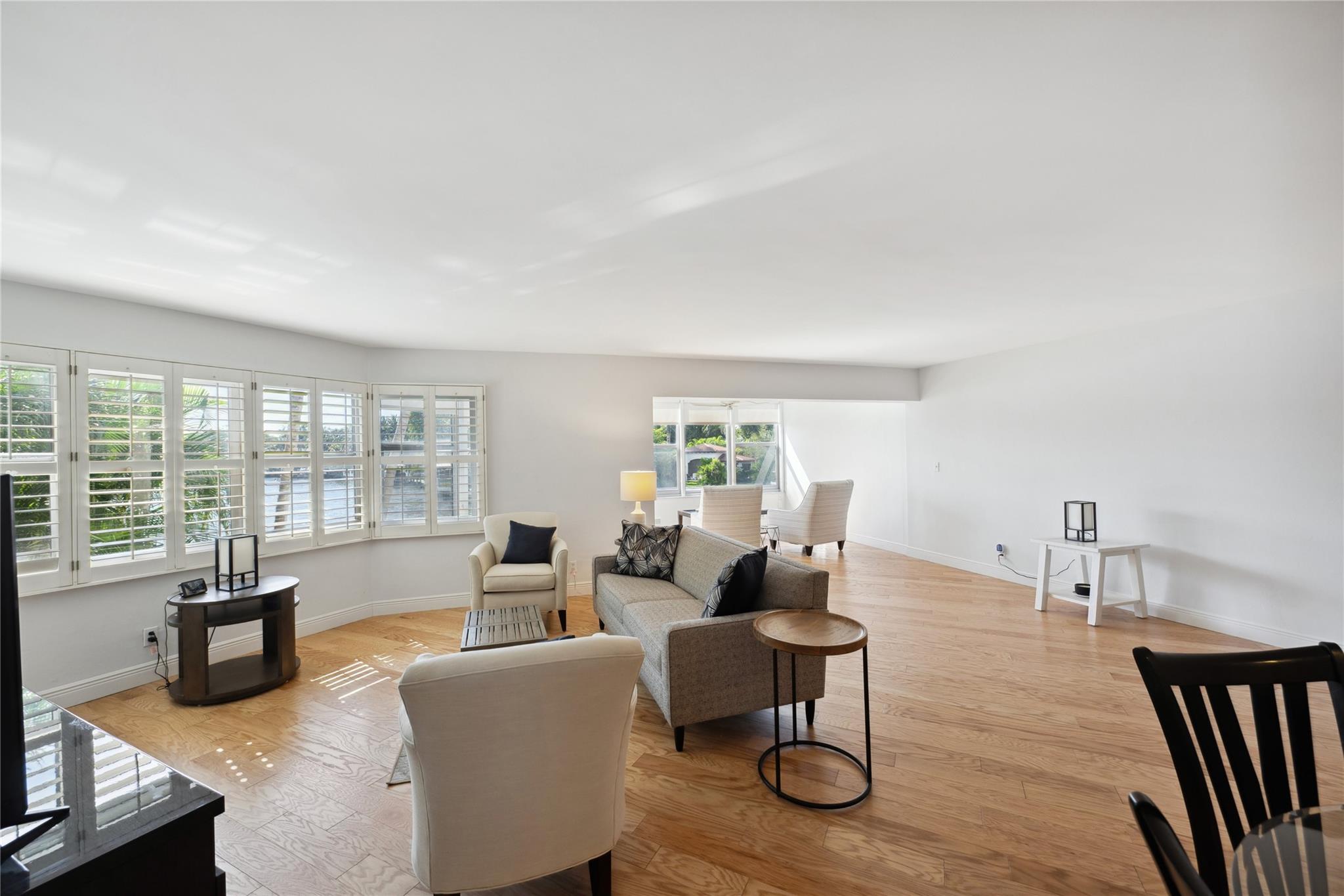 818 SE 4th St #201 Fort Lauderdale, FL 33301