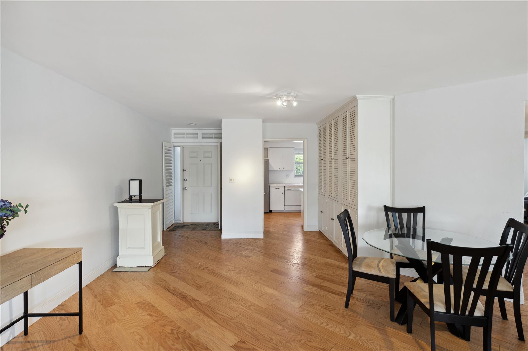 818 SE 4th St #201 Fort Lauderdale, FL 33301