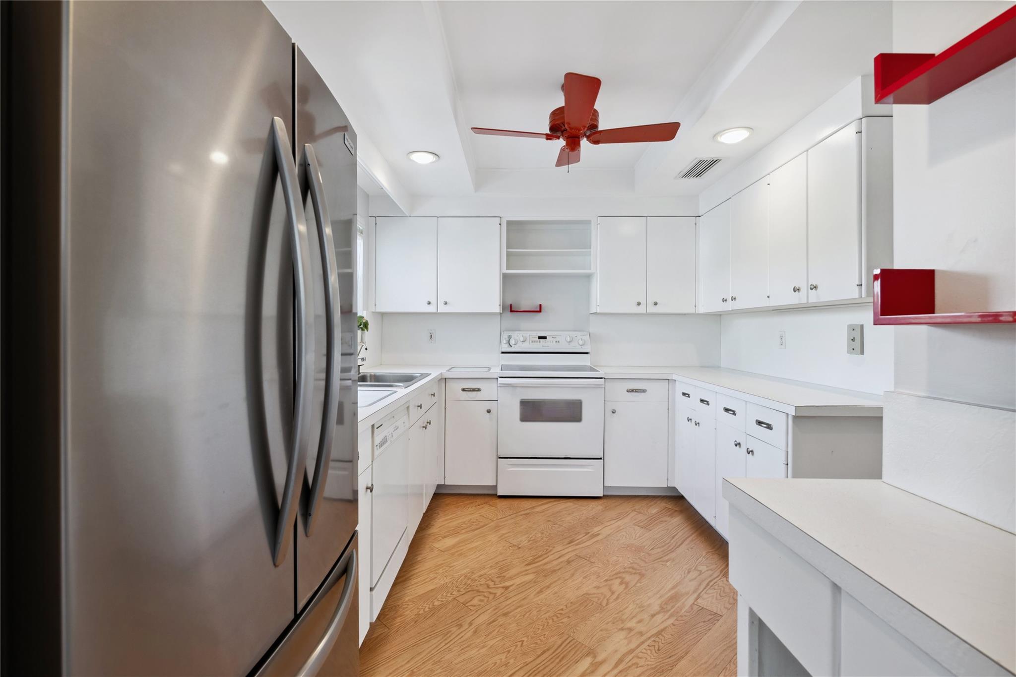 818 SE 4th St #201 Fort Lauderdale, FL 33301