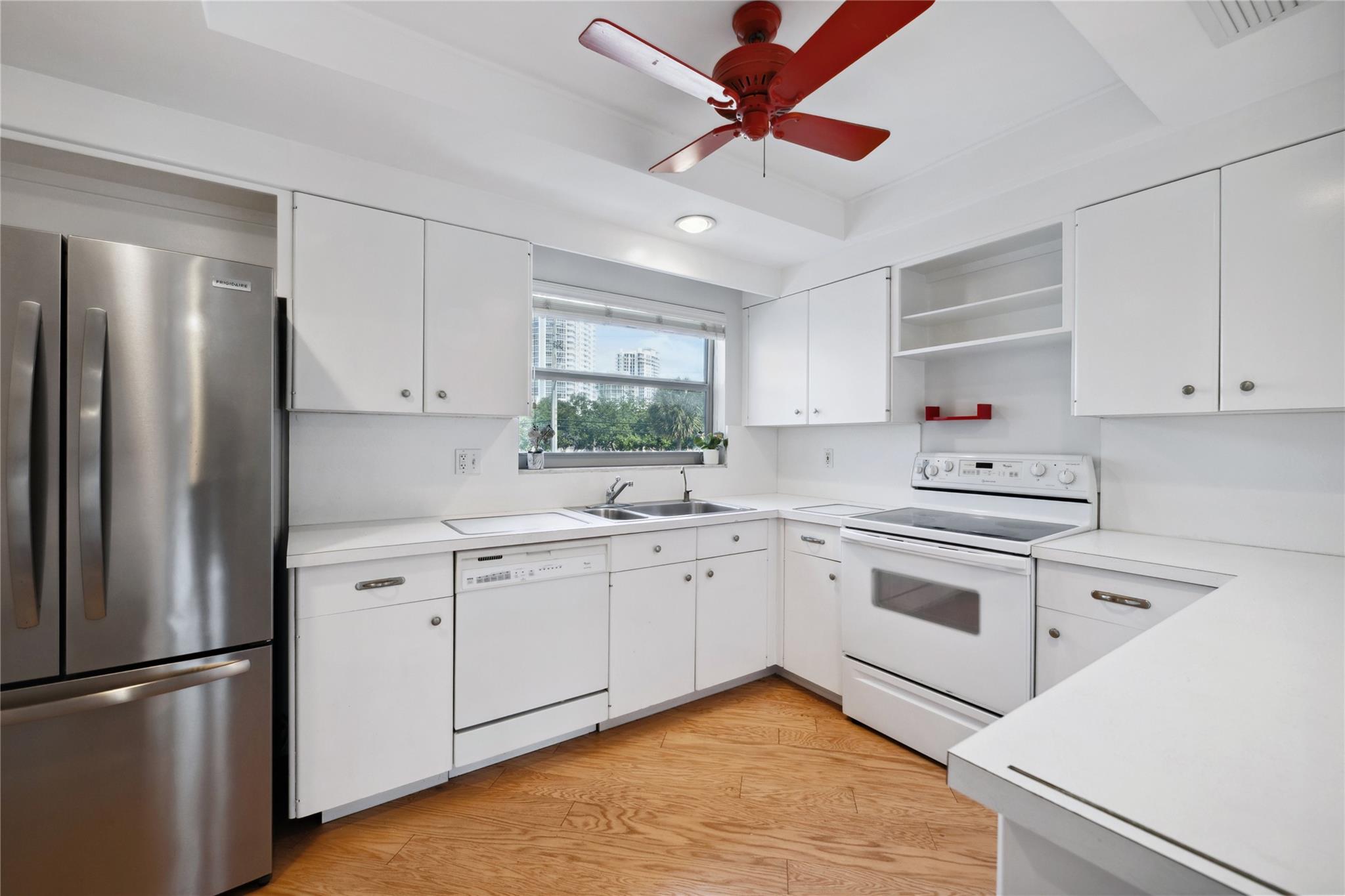 818 SE 4th St #201 Fort Lauderdale, FL 33301