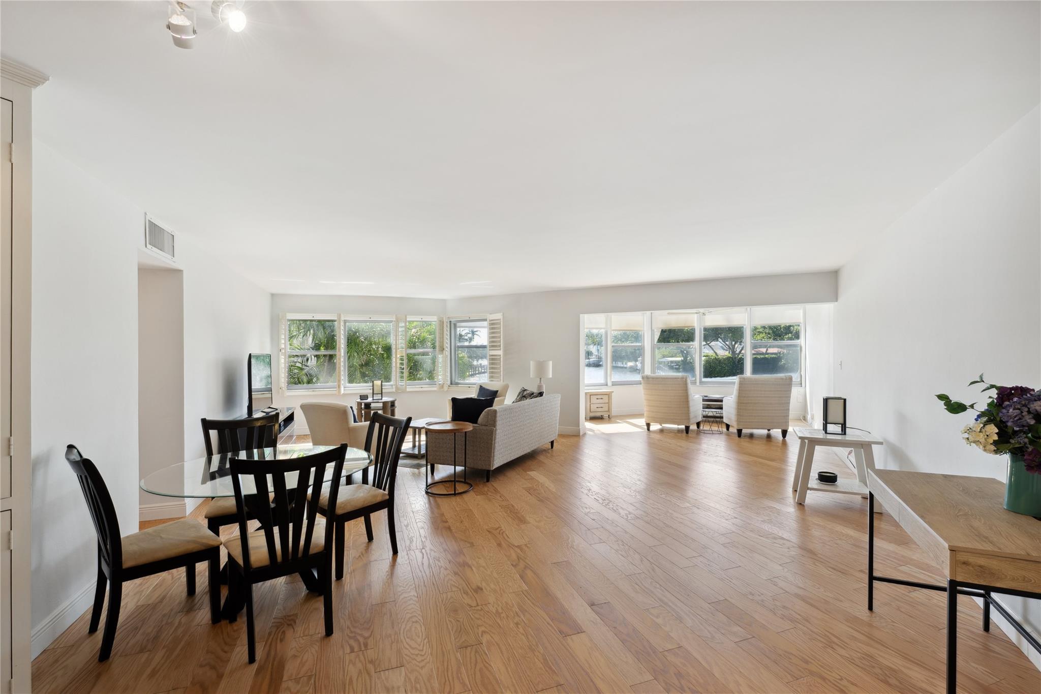 818 SE 4th St #201 Fort Lauderdale, FL 33301