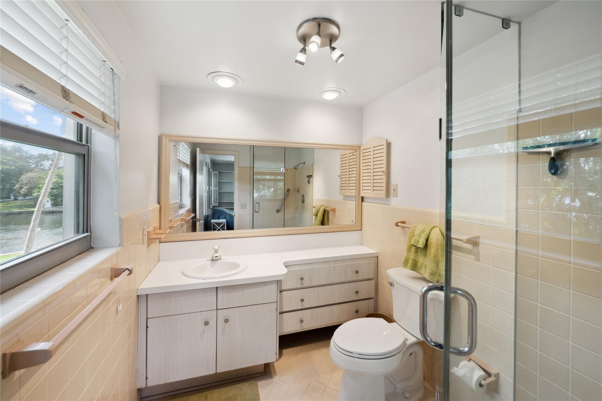 818 SE 4th St #201 Fort Lauderdale, FL 33301