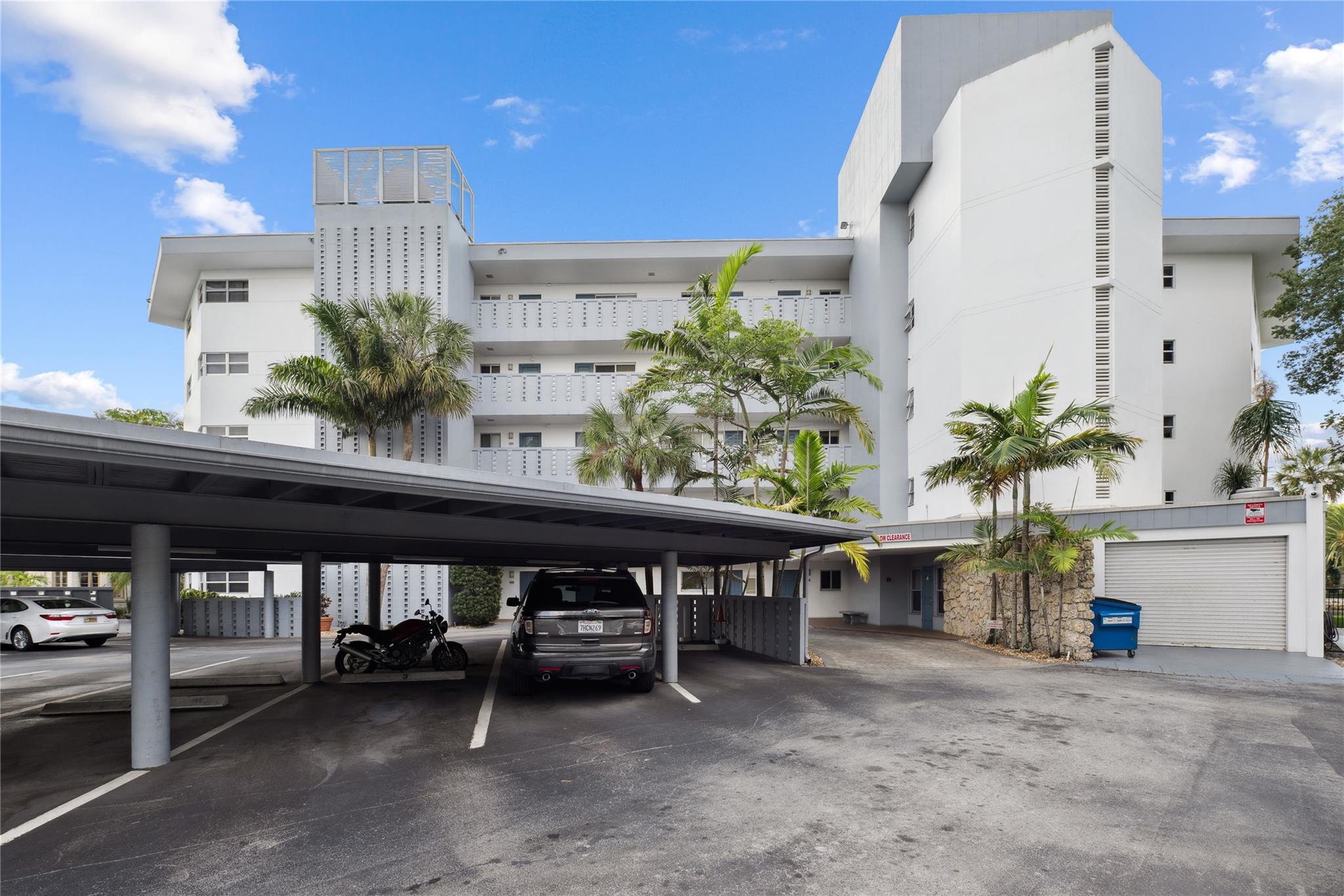 818 SE 4th St #201 Fort Lauderdale, FL 33301