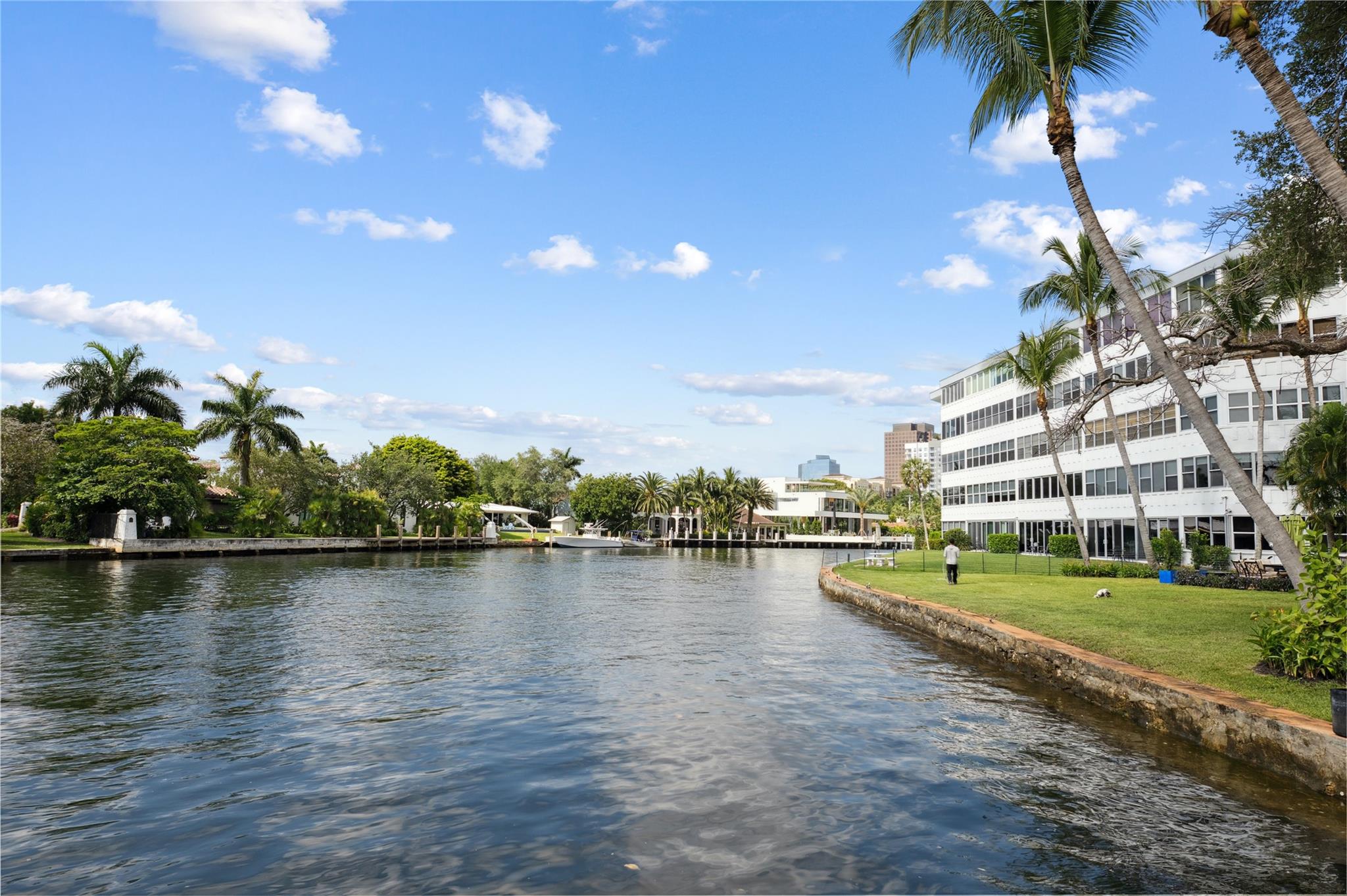 818 SE 4th St #201 Fort Lauderdale, FL 33301