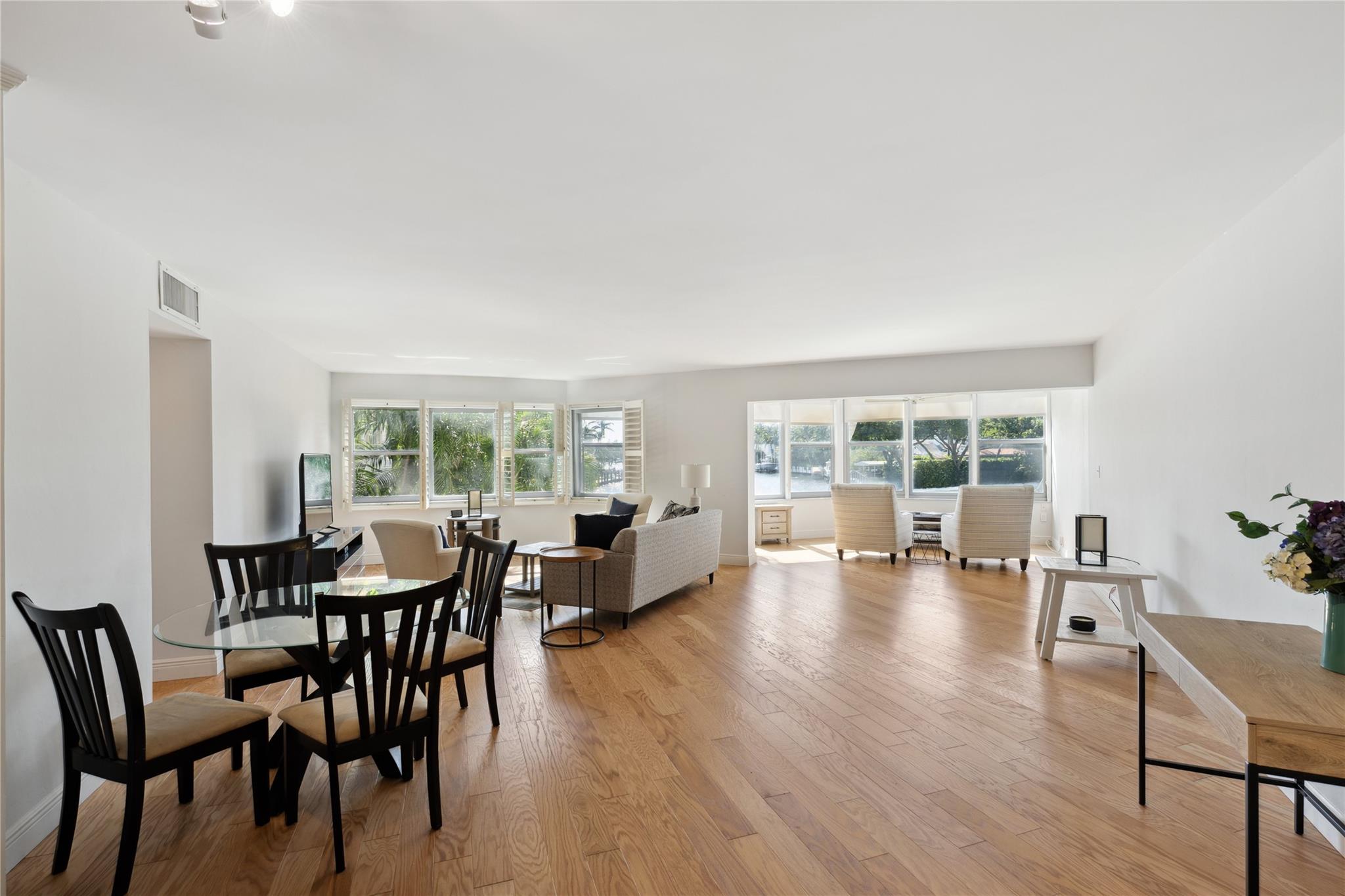 818 SE 4th St #201 Fort Lauderdale, FL 33301