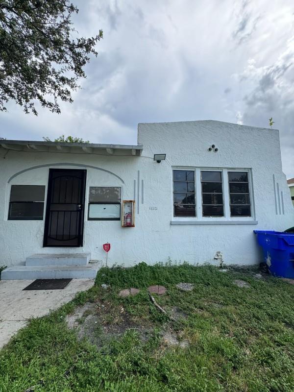 1832 NW 49th St