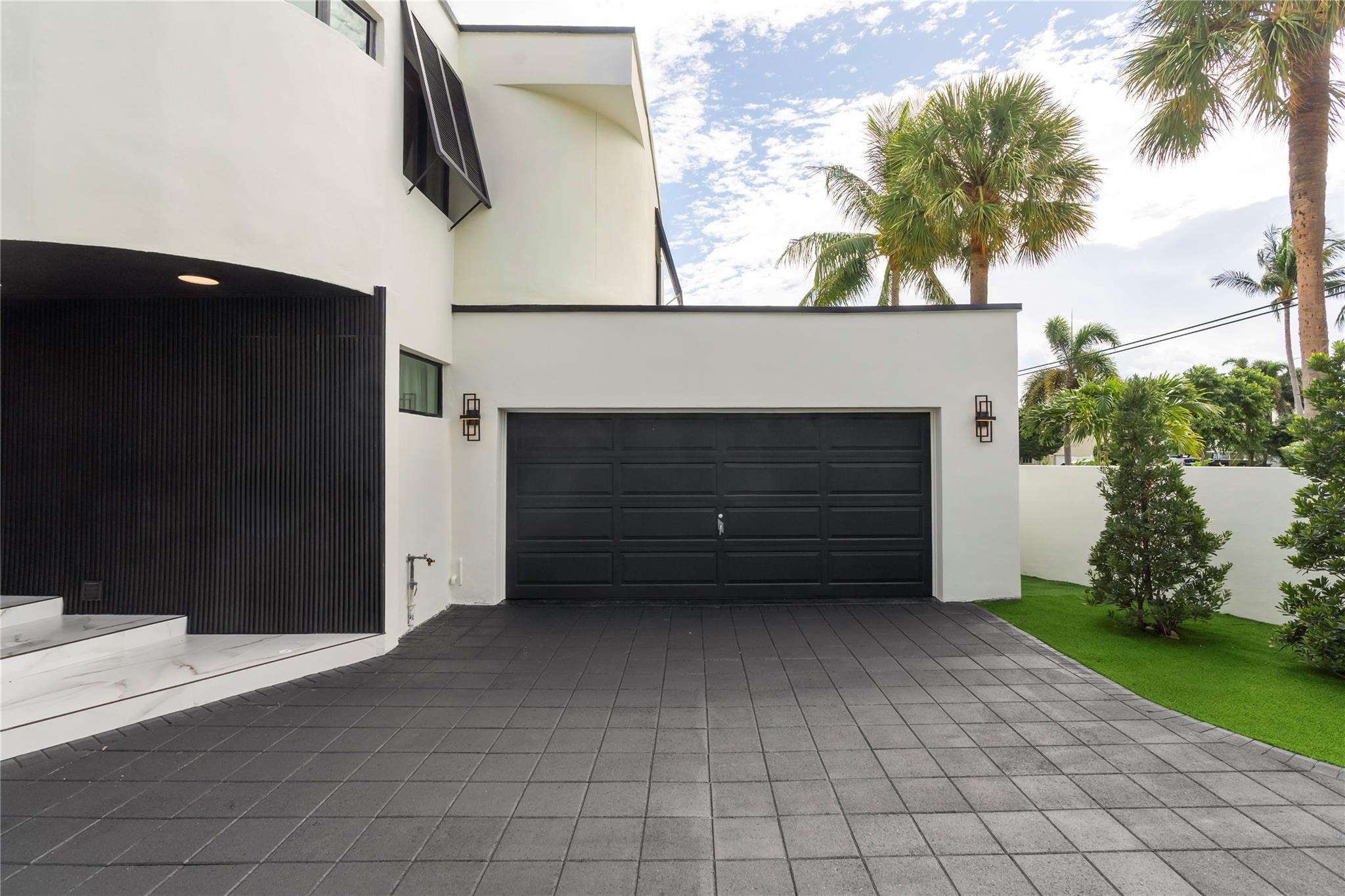 2651 NE 22nd Ct Pompano Beach, FL 33062