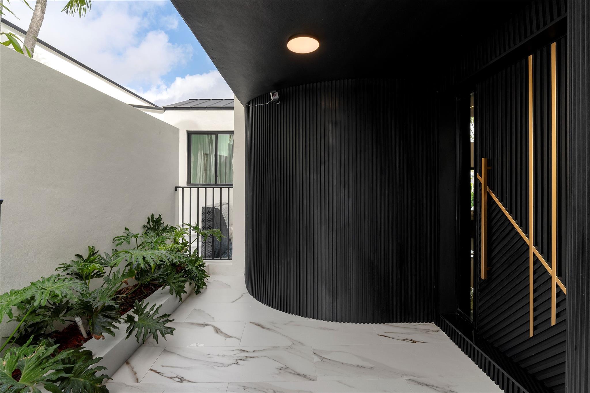 2651 NE 22nd Ct Pompano Beach, FL 33062