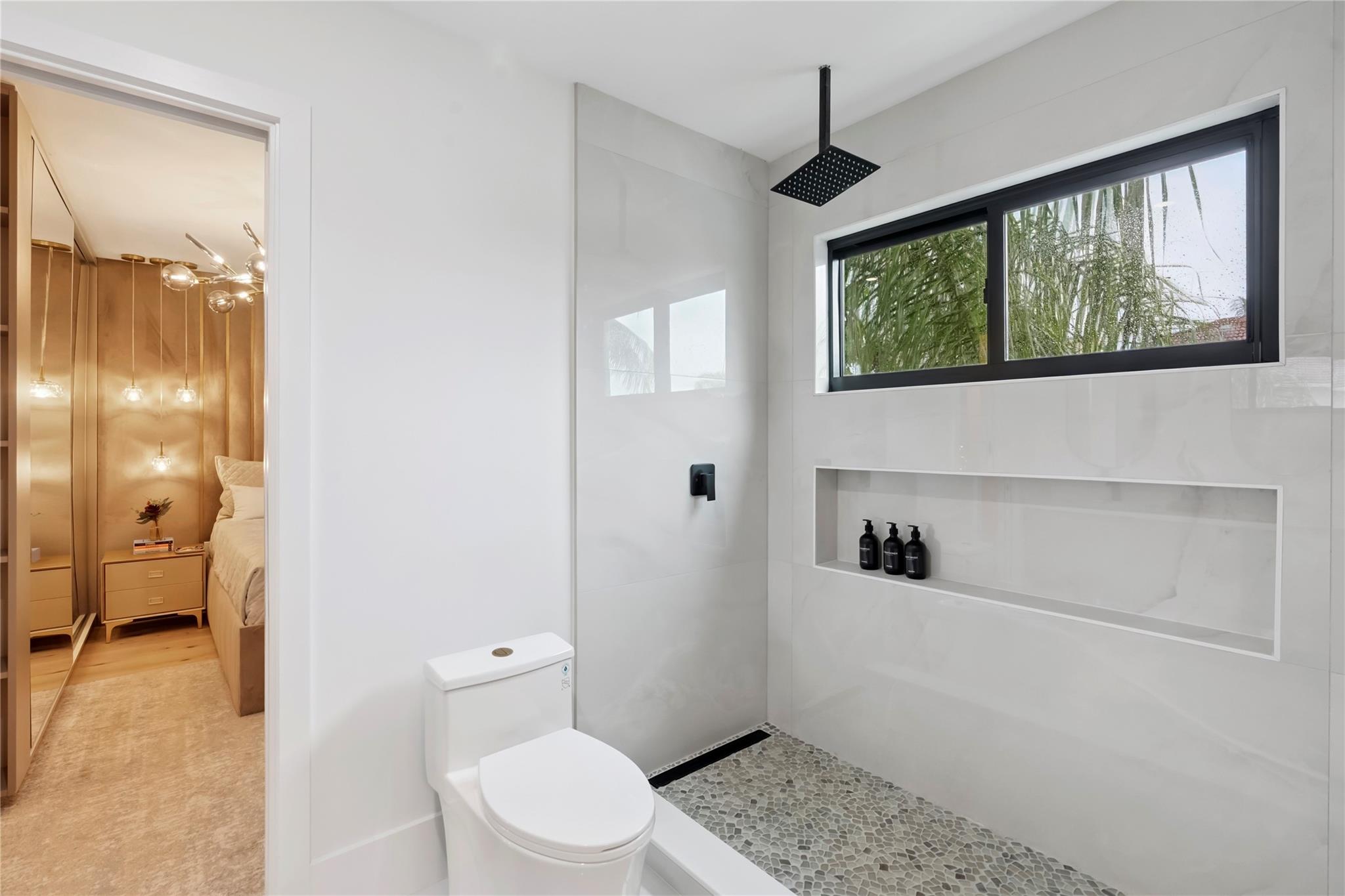 2651 NE 22nd Ct Pompano Beach, FL 33062