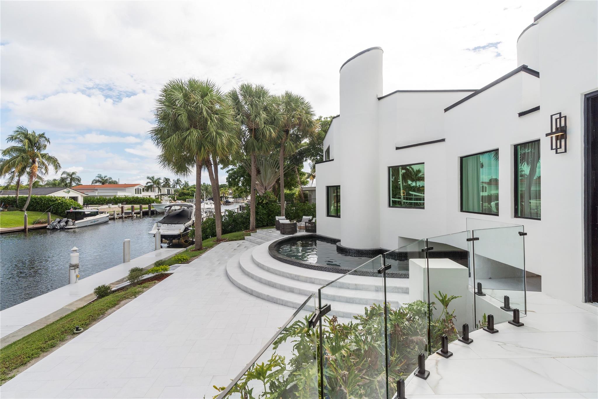 2651 NE 22nd Ct Pompano Beach, FL 33062