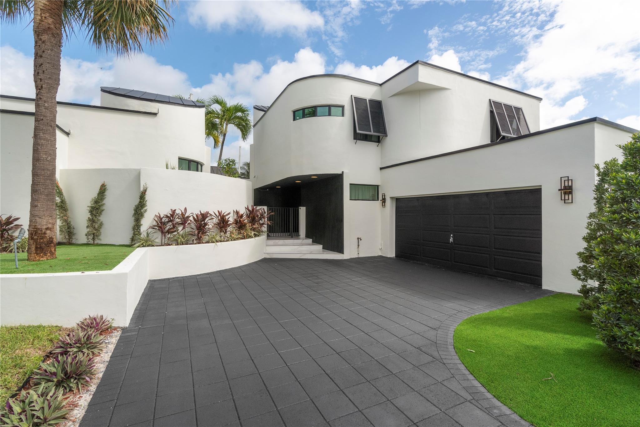 2651 NE 22nd Ct Pompano Beach, FL 33062