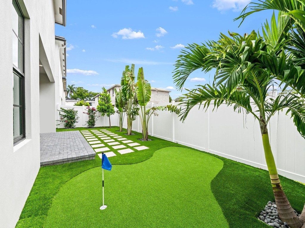 1421 SW 23rd Ct Fort Lauderdale, FL 33315