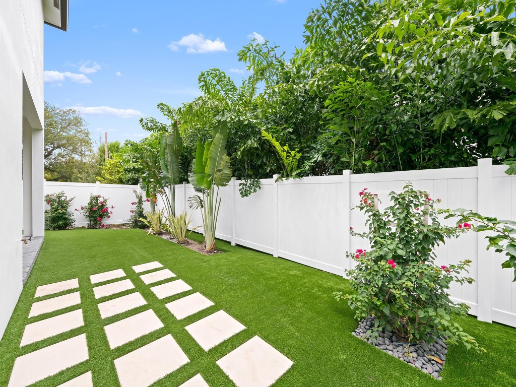 1421 SW 23rd Ct Fort Lauderdale, FL 33315