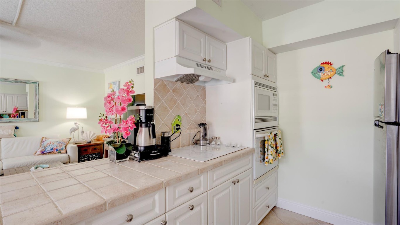 2811 NE 51st #5 Fort Lauderdale, FL 33308