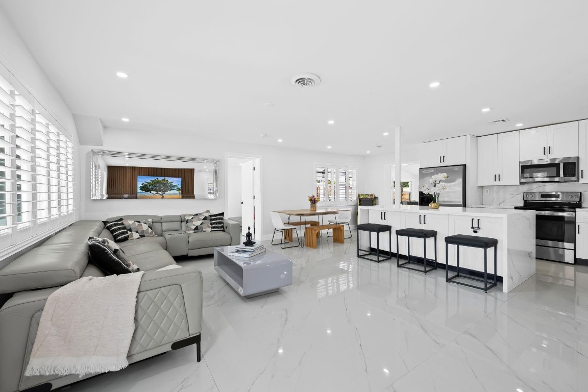 865 NE 23rd Pompano Beach, FL 33062