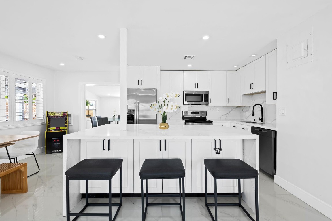 865 NE 23rd Pompano Beach, FL 33062