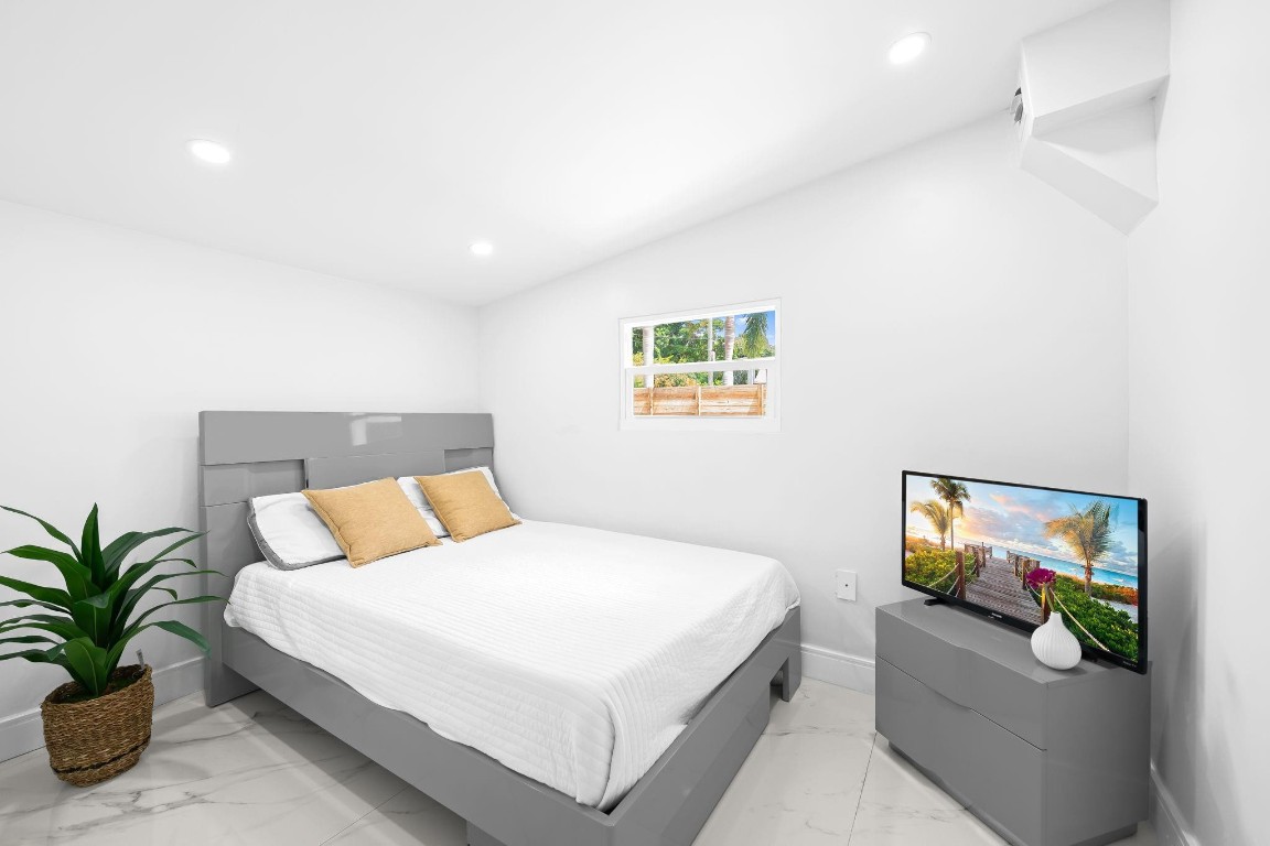 865 NE 23rd Pompano Beach, FL 33062