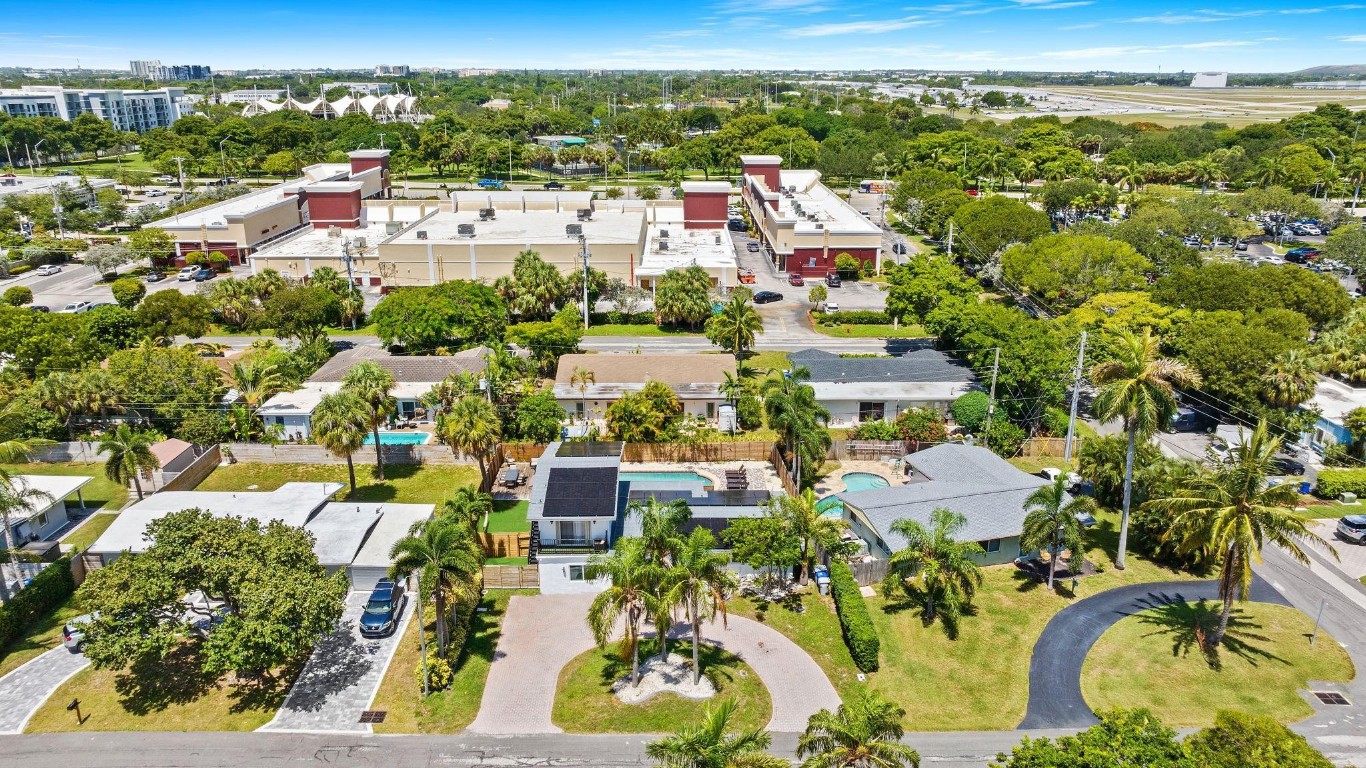 865 NE 23rd Pompano Beach, FL 33062