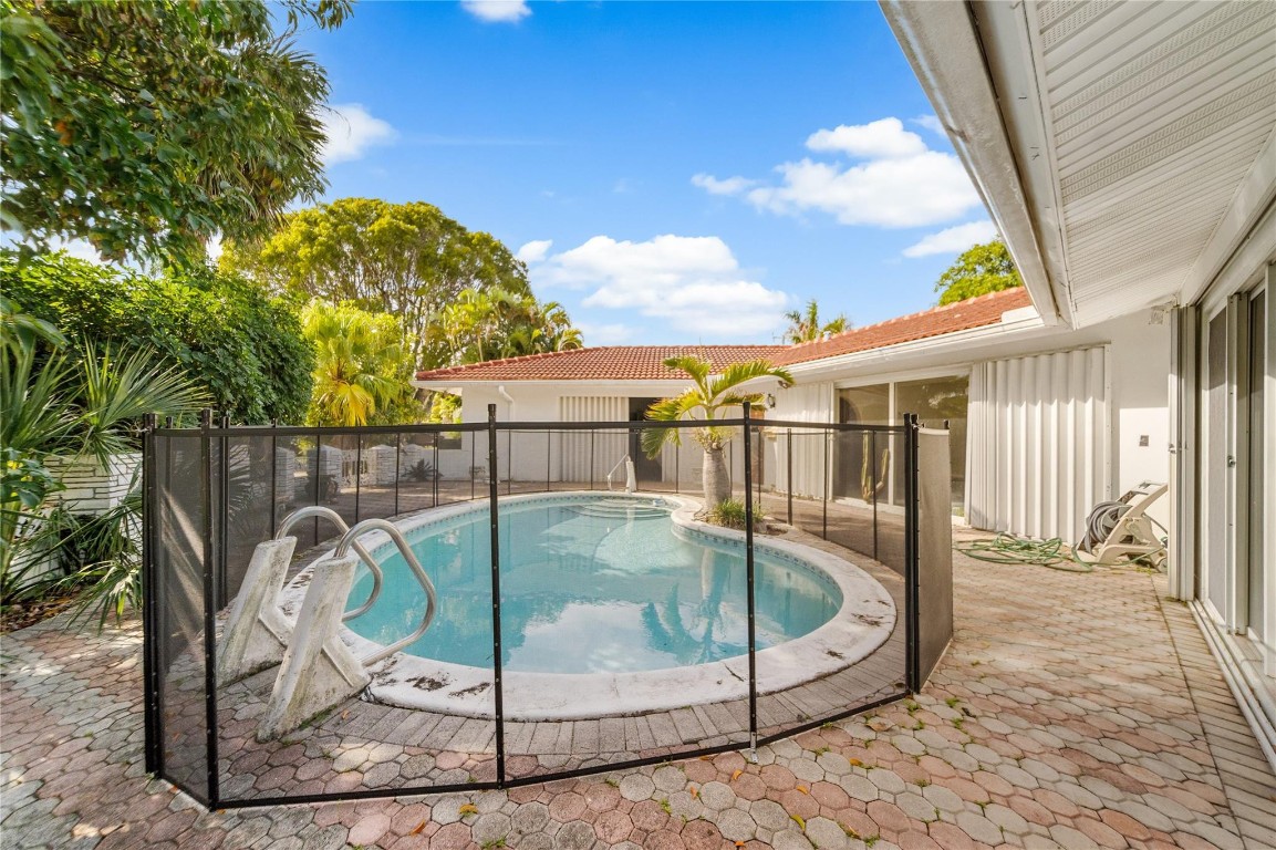 2741 NE 30th Fort Lauderdale, FL 33306