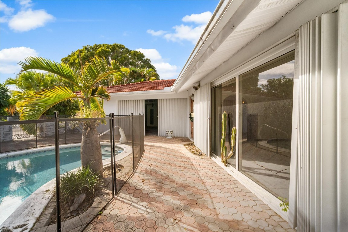 2741 NE 30th Fort Lauderdale, FL 33306