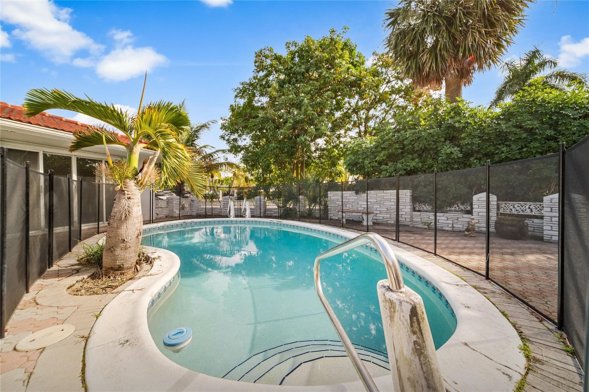 2741 NE 30th Fort Lauderdale, FL 33306