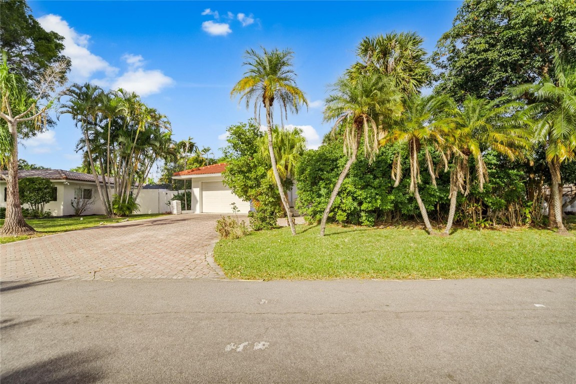 2741 NE 30th Fort Lauderdale, FL 33306