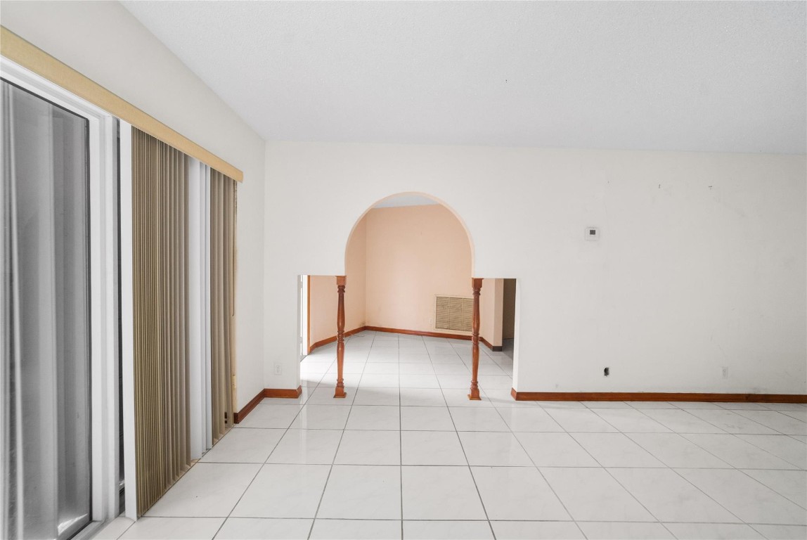 2741 NE 30th Fort Lauderdale, FL 33306