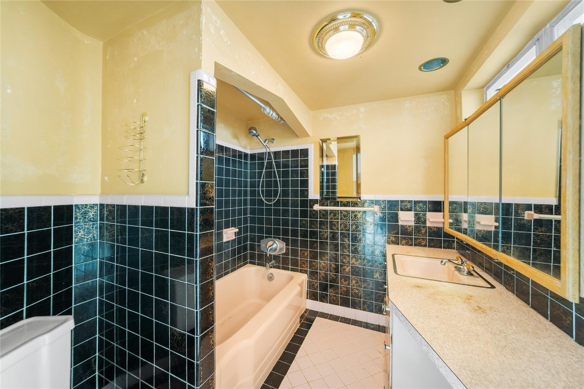 2741 NE 30th Fort Lauderdale, FL 33306