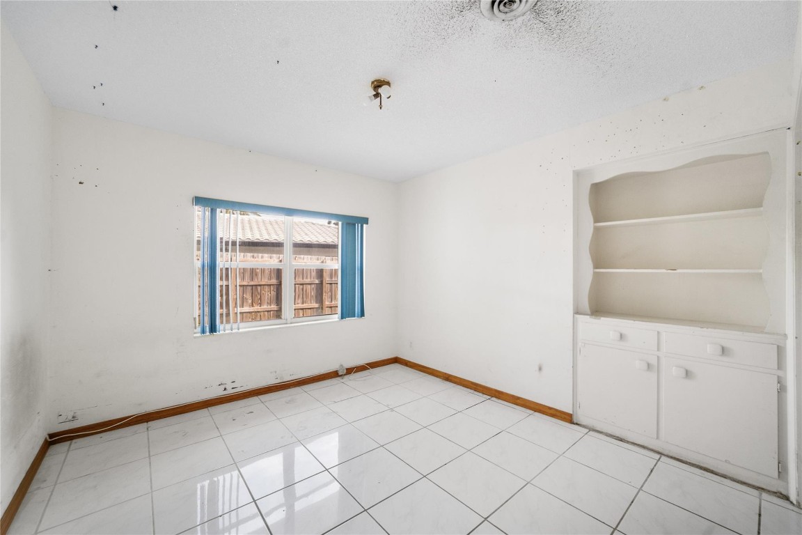 2741 NE 30th Fort Lauderdale, FL 33306