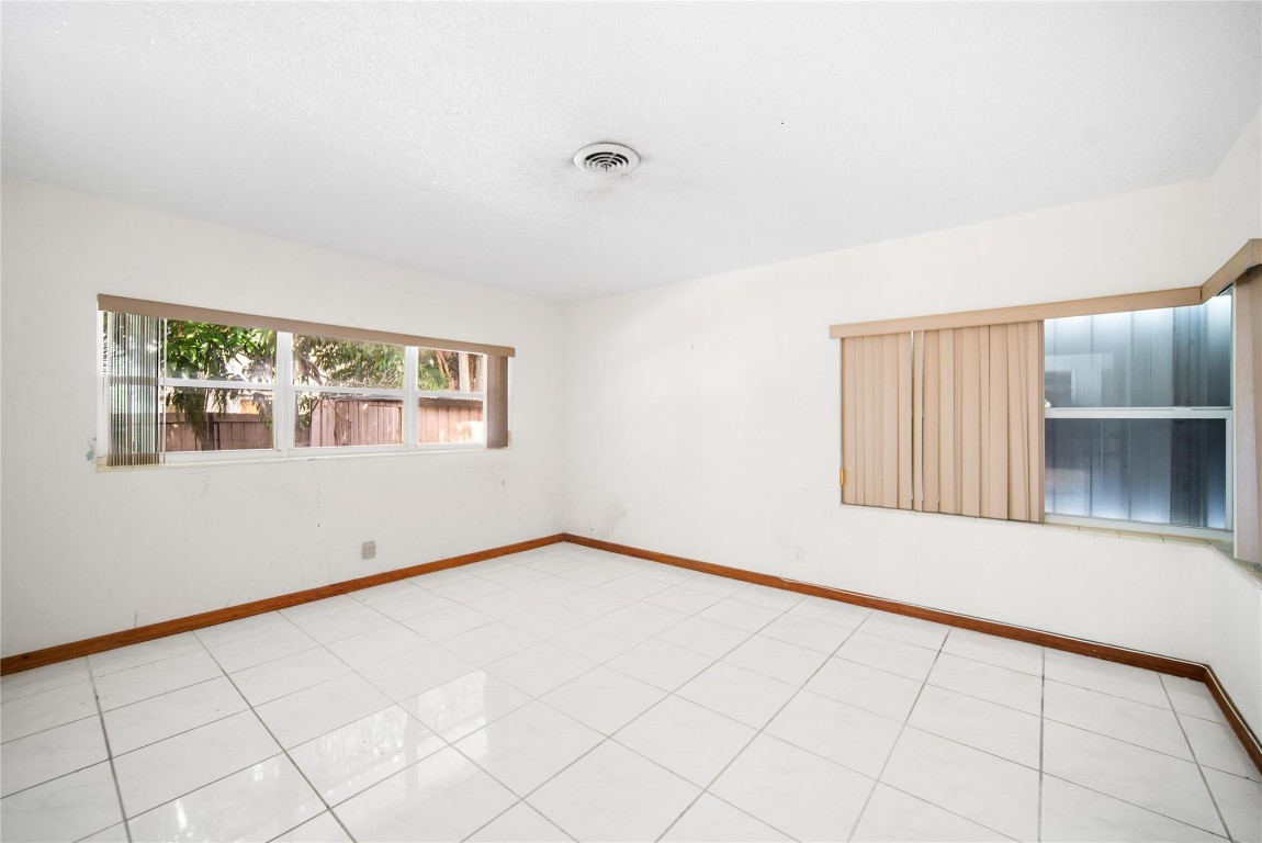 2741 NE 30th Fort Lauderdale, FL 33306