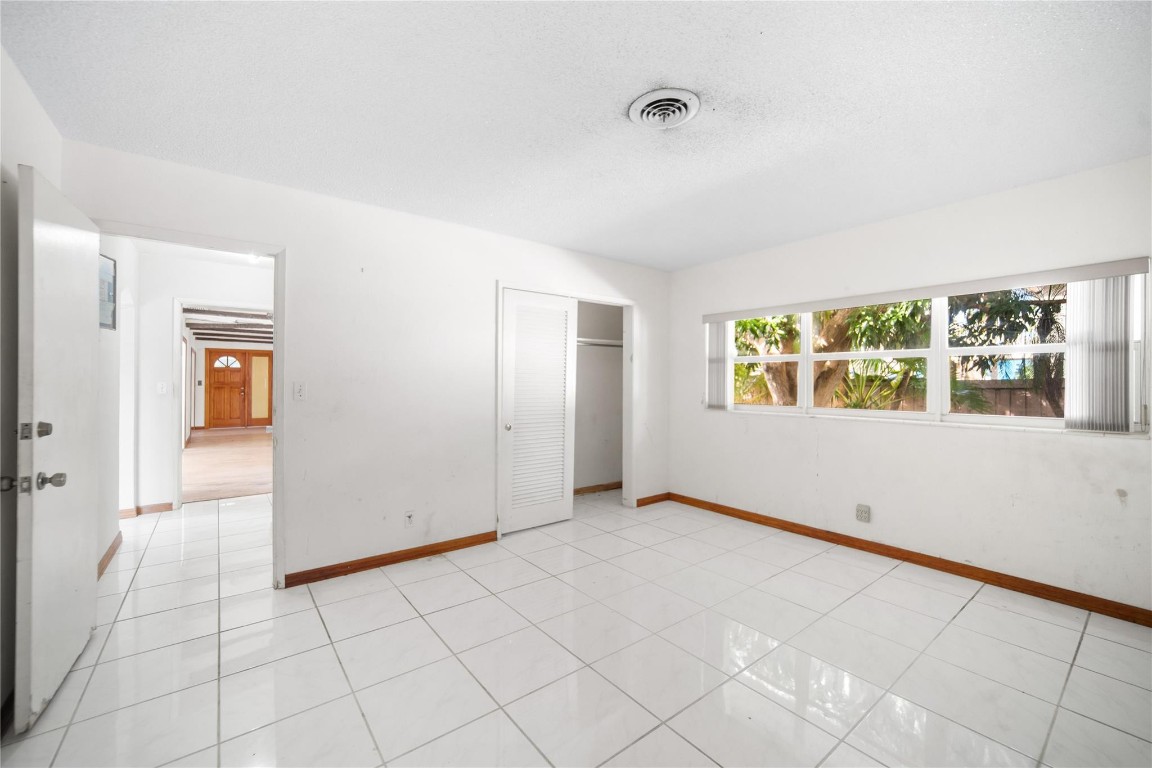 2741 NE 30th Fort Lauderdale, FL 33306
