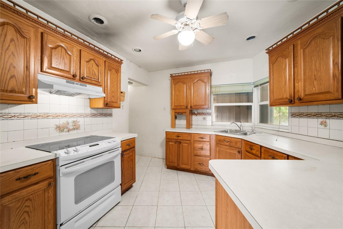 2741 NE 30th Fort Lauderdale, FL 33306